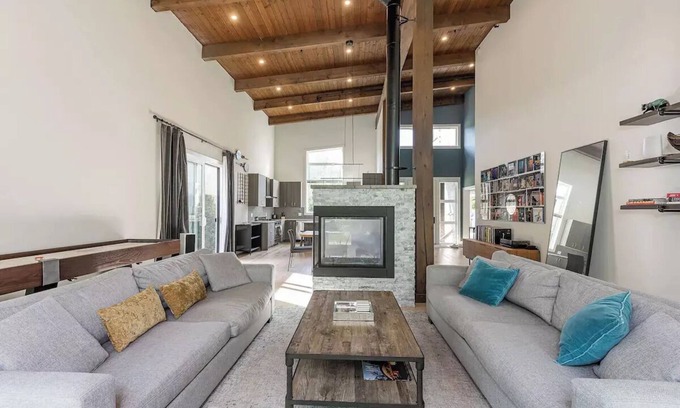 Squamish Maison | Large Modern Home in Squamish