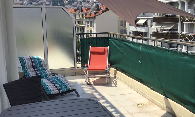 Liberation Appartement | APPARTEMENT MODERNE 33m2, CUISINE SÉPARÉE AVEC TERRASSE, QUARTIER LIBERATION