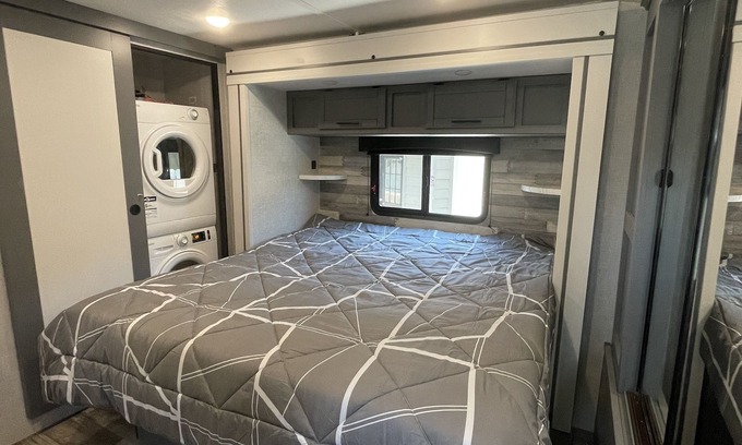 North San Antonio - SAT Maison | Large private 1bdrm RV near Medical Center in San Antonio