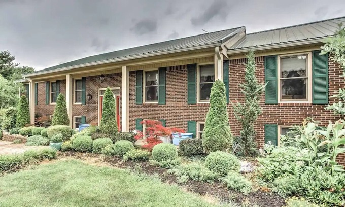 Danville Maison | Large & Private Guest House Apt w/ Patio + Views!