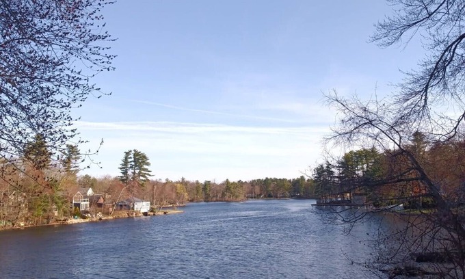 Salem Appartement | Large Private Guest House with Lake Views