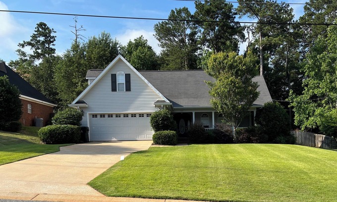 Pickwood Maison | Large private home near campus