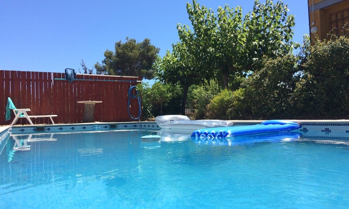El Catllar Appartement | Grande piscine privée, toute nouvelle construction cool appartement aéré, jardins, parking, WiFi
