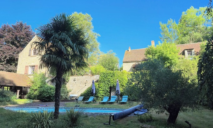 Estouy Maison | Large property with 2 houses and 1 heated swimming pool 1h20 south of Paris.