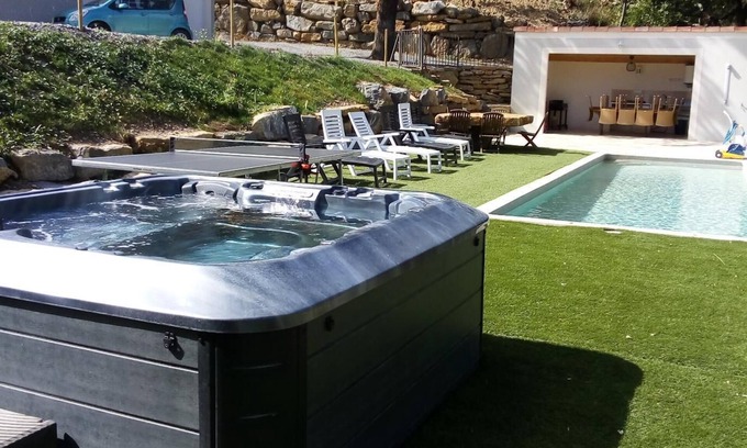 Saint-Sernin Maison | grande maison calme tout confort piscine privée chauffée parking privé jacuzzi