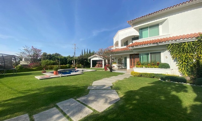 Cocoyoc Maison | Large rest house with pool