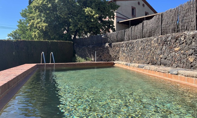 Olot Cottage | Gran masía catalana restaurada con capacidad para 24 personas.