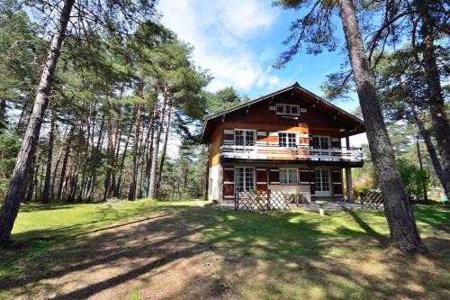 La Bastide Chalet De Ski | Large Riverside Chalet Near Gorges du Verdon
