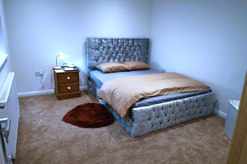 Fairlop Appartement | Large Room 3