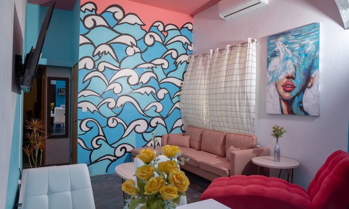 Hato Rey Central Maison | Large San Juan Home/ Rooftop Pool / Close to SJU/ Gated Driveway/ 11am checkout