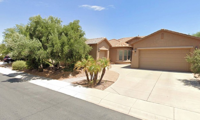 Anthem at Merrill Ranch Maison | Large Single Story Home with Pool Table. Close to Golf and Green Spaces.