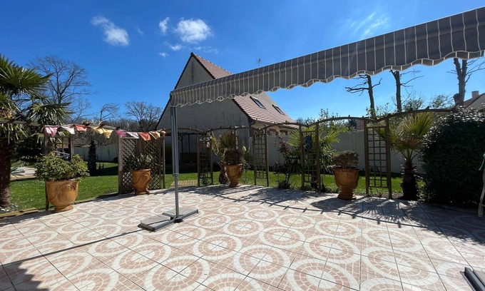 Dammarie Les Lys Cottage | Gran estudio cerca del bosque