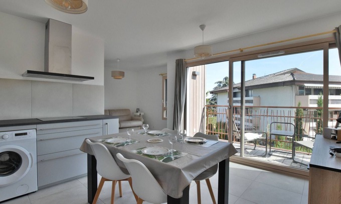 Allinges Appartement | Large studio in Thonon, near lake with parking