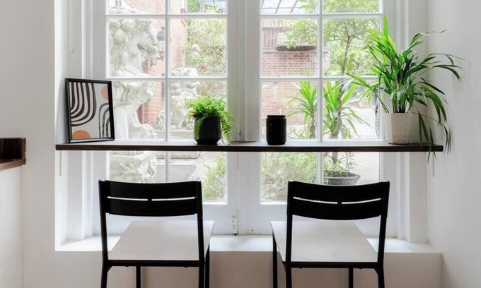 Frognal and Fitzjohns Appartement | Large Studio in Hampstead with Character