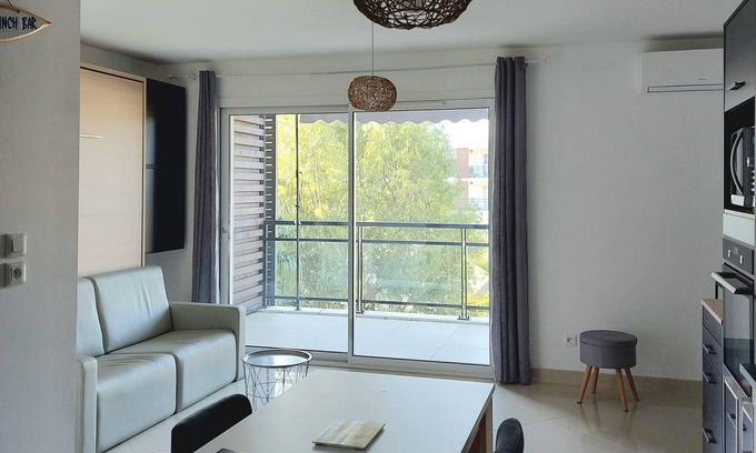 Gruissan Appartement | Grand Studio dans résidence calme à 300m de la plage