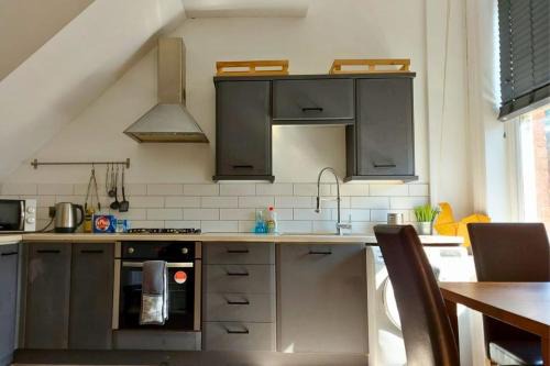 Preston Maison | Large Studio Room in City Centre (Shared Bathroom)