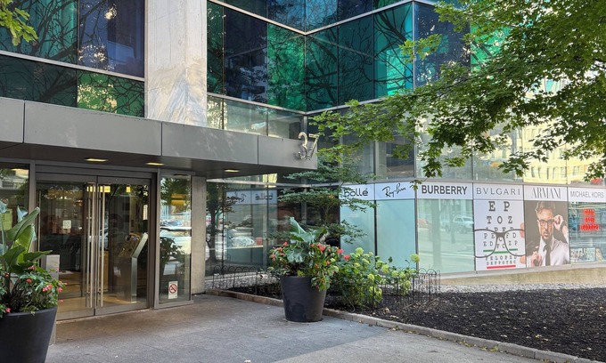 Bay Street Corridor Copropriété | Large studio with balcony on Bay & College in the heart of downtown Toronto
