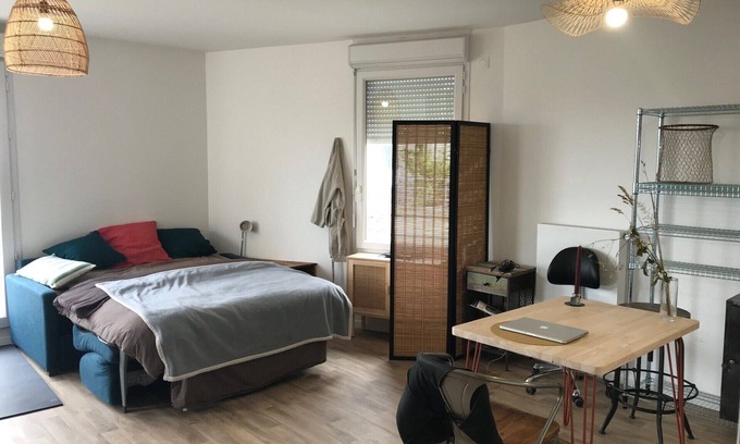Noisy-le-Sec Appartement | Grand studio accès direct à Paris