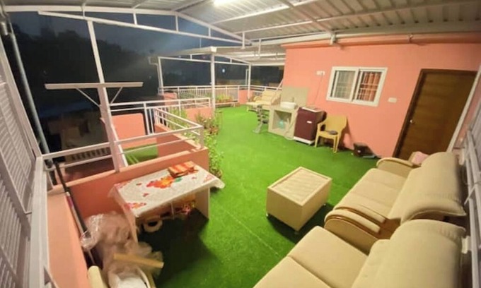 Hebbal Appartement | Large studio with patio, for girls and couples