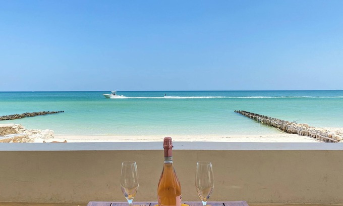 Chelem Maison | LARGE & STUNNING NEW BEACHFRONT HOME