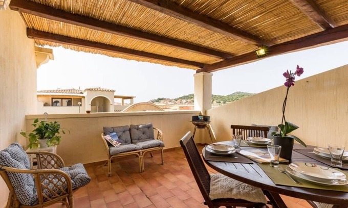 Villasimius Appartement | Grand appartement de trois pièces sur deux niveaux avec wifi