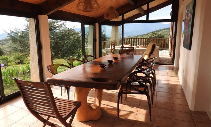 Llauro Maison | Grande villa , 7 personnes, 4 chambres, très calme, piscine, vue mer et montagne