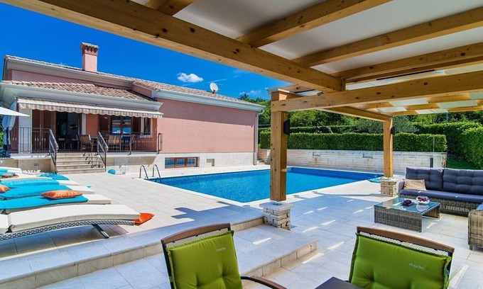 Matohanci Villa | Grande villa, piscine privée, idéalement située à seulement 15 minutes de la pittoresque station balnéaire de Rovinj!