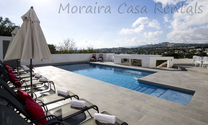 Paichi Villa | GRANDE VILLA POUR 11 PERSONNES, PISCINE PRIVÉE, VUES PANORAMIQUES, AIR CON, WIFI, UK TV.