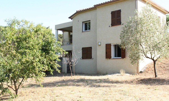 Saint-Florent Villa | Grande villa jardin clôturé à 4,5 km de St Florent.