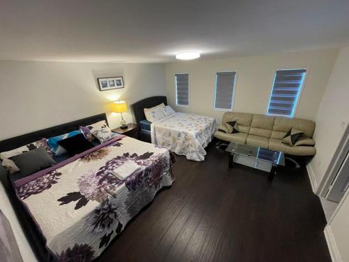 Whitby Maison | Largest ensuite bedroom in a guest house