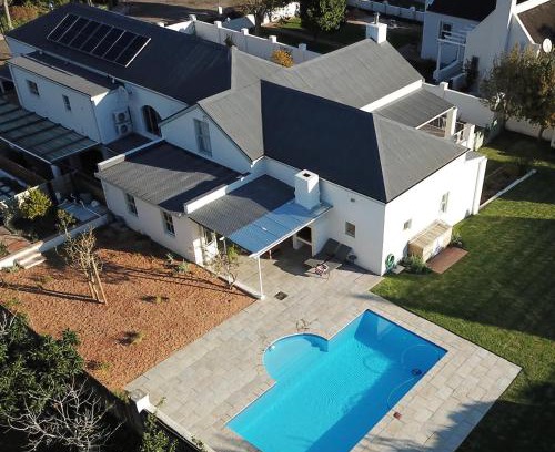 Franschhoek Appartement | Largest one bed apartment & private pool in the Hoek