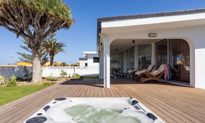 Punta del Hidalgo Maison | Las Aguilas by Interhome