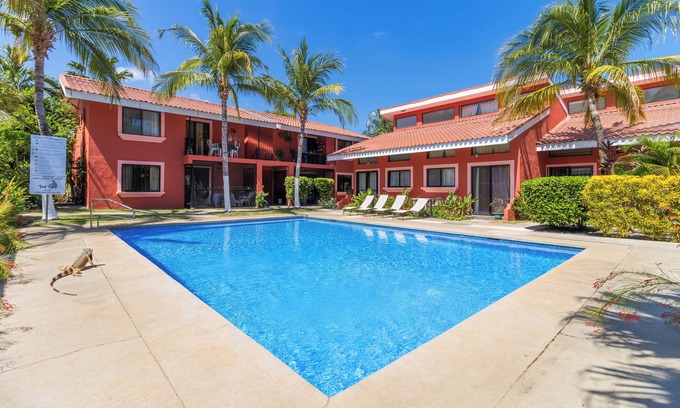 Coco Copropriété | Las Palmas Condo: Pool & Beach