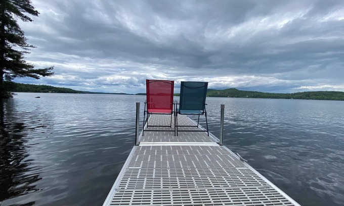 Sabattus Maison | Last Minute Welcome! Waterfront 4-season house. Peaceful but central Location.