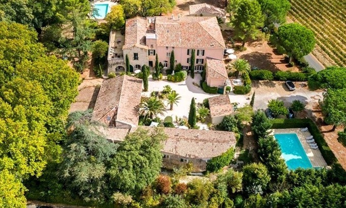 Tourbes Appartement | Laudes Prieuré Saint Martial Historic ambience between the sea and the Cévennes