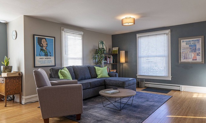 Grand Junction Maison | Launch your Colorado adventures – Historic Downtown convenience
