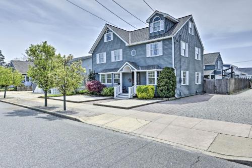 Ortley Beach Maison | Lavallette House with Fenced Yard and Gas Grill!