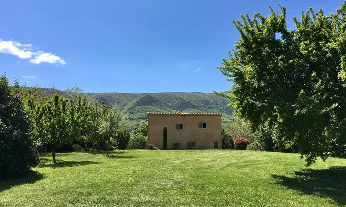 Cereste Autre | Mas des Lavandes - Domaine de la Bastidonne - Vue superbe Luberon, lavandes. 4*