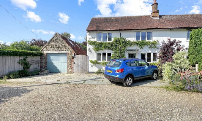 Woolbeding Cottage | Lavande Row, Stedham