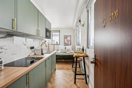 Saint-Thomas-d'Aquin Appartement | Lavie Maison Studio AC & Hot Tub