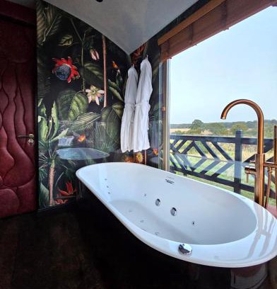 Chessington Maison | Lavish Country Retreat 30mins Taxi Ride From West London