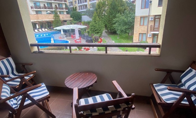 Sveti Vlas Appartement | Lavish, Poolside 2 Bed Apt at Garden of Eden