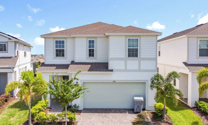 Florida Central Atlantic Coast Maison | Lavish Resort Home w Private Pool & Spa