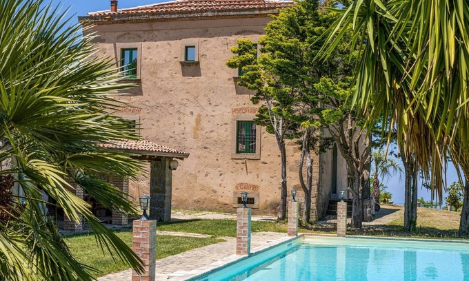 Ficarra Maison | Somptueuse villa sicilienne avec piscine
