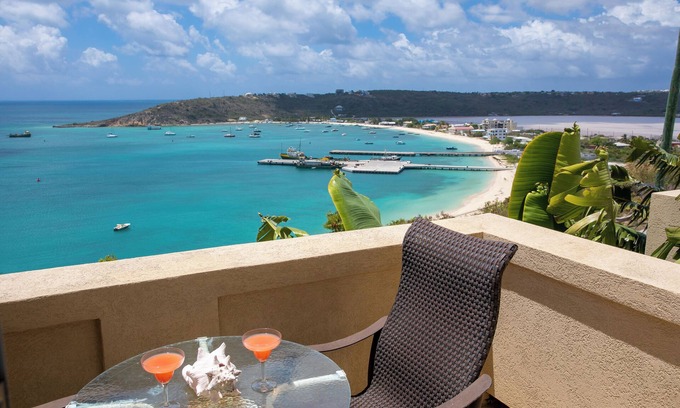 The Valley Copropriété | LaVue Inn- Central, Affordable, CLEAN & Ocean View with Kitchen!