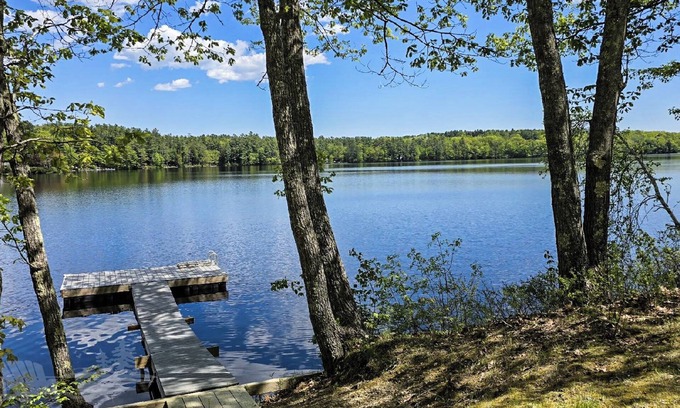 Nobleboro Maison | LAZY ACRES COTTAGE | LAKEFRONT | 2 Bed, 1 Bath