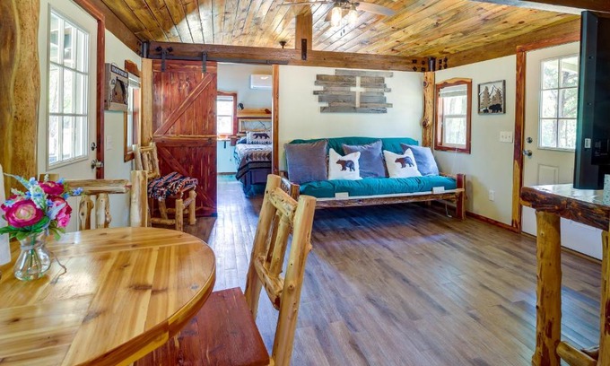 Tuskahoma Maison | Lazy Bear Cabins 1 at Tuskahoma Near Sardis Lake!