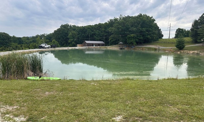 Wallingford Maison | Lazy Lake Cabin 2! Pet Friendly!