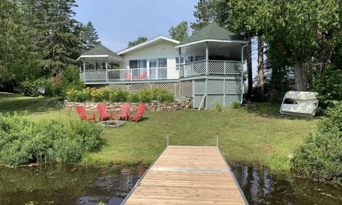 Amherst Cottage | Lazy Lake - Profitez du lac et de Tremblant