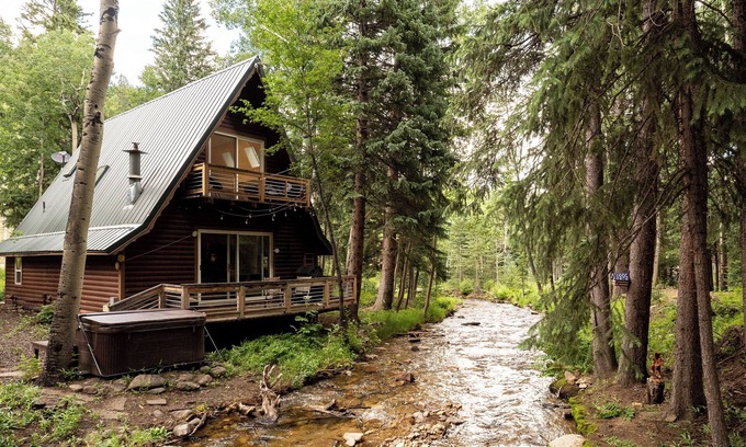 Black Hawk Cabine | Lazy Me ~ A Magical Creek-front Cabin with Hot Tub! Private Woods